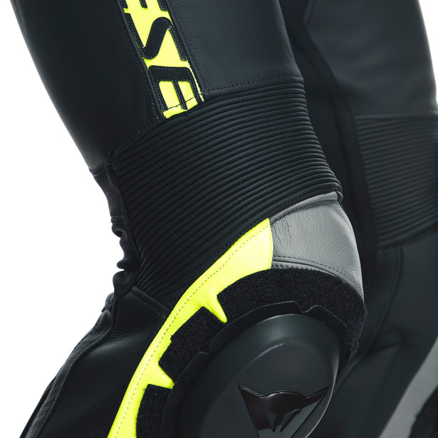 AVRO 4 LEATHER 2PCS SUIT