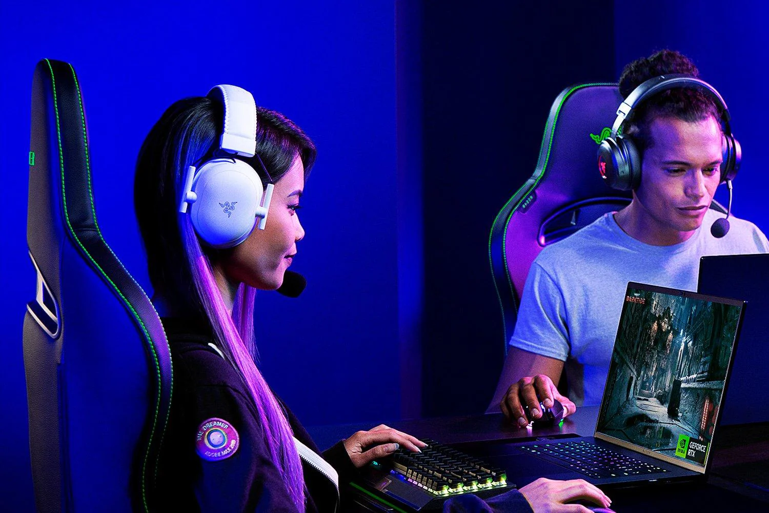 Razer – BlackShark V2 Pro – Trådløst Esports Gaming Headset med THX Spatial Audio (Hvid)