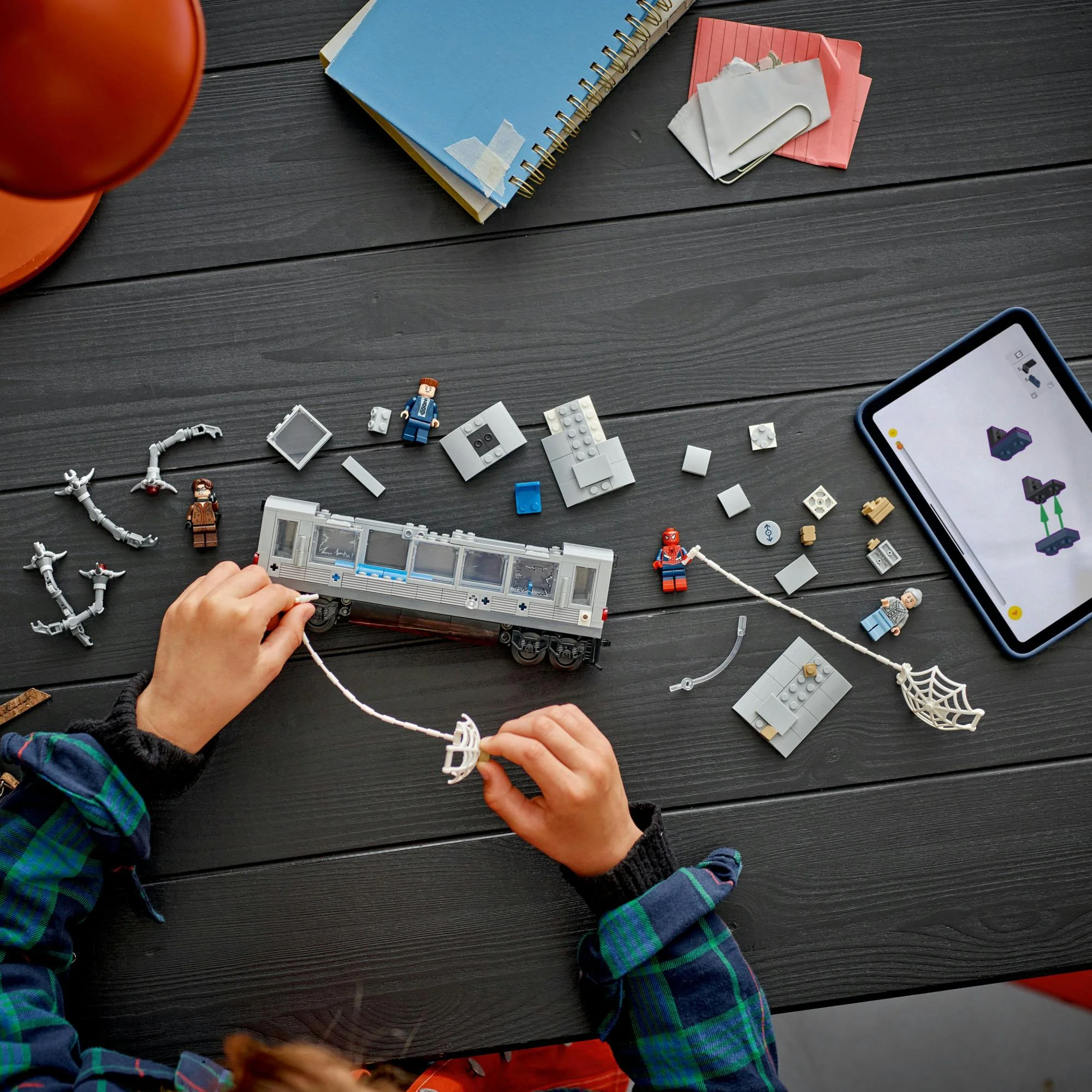 LEGO - Super Heroes - Spider-Man vs. Doc Ock: Subway Train Scene (76321)